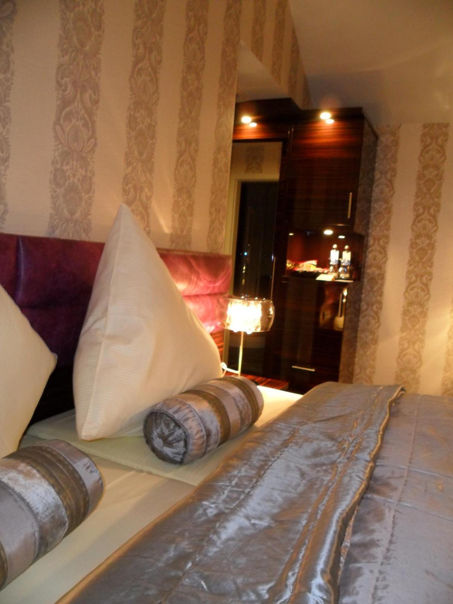 Moselstern Parkhotel Krähennest Löf Zimmer foto